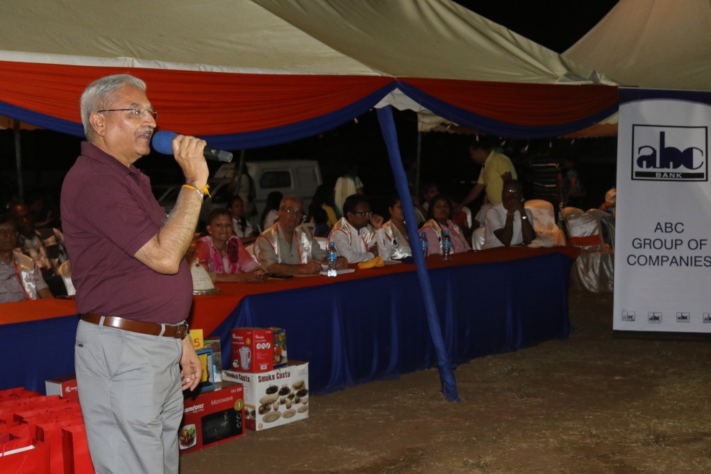 Mr. Raj Arora, ABC Bank's chief credit officer, gives a speech during the Hindu Kite Festival in Kisumu on Sunday.